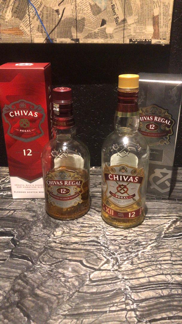 Chivas 12 ans, l'ancienne et la nouvelle bouteille 