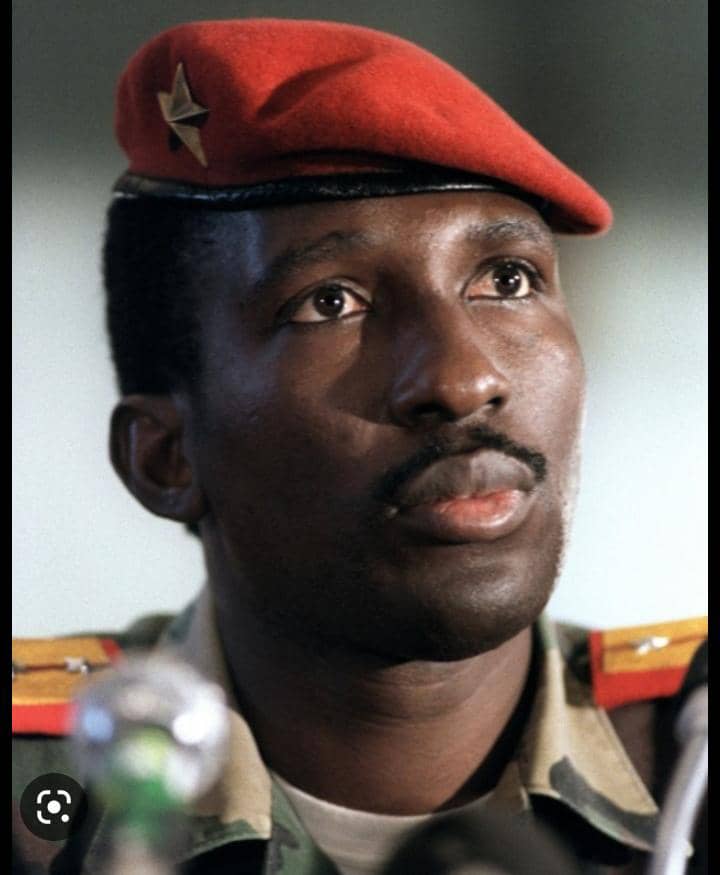 Burkina Faso : Thomas Sankara sera inhumé le jeudi 23 février en toute intimité. 