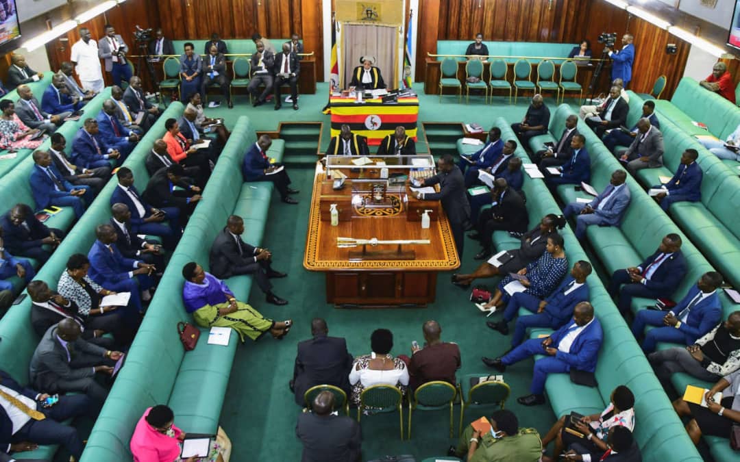 AFRIQUE/Ouganda: Le parlement criminalise les relations l'homosexuelles.