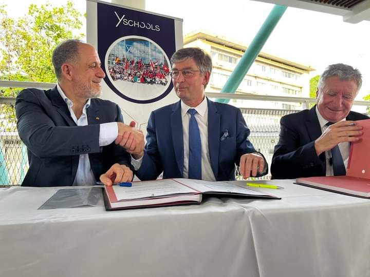 Partenariat signé entre DOMINIQUE SAVIO et L’ÉCOLE INTERNATIONALE DU MANAGEMENT ET DE L’ENTREPRENEURIAT