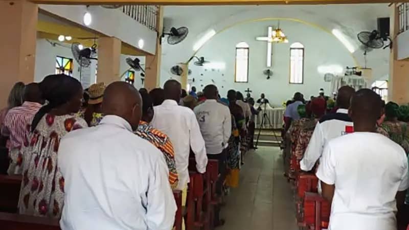 CAMEROUN/DOUALA : Un repris de justice disparaît avec les trois millions d'une Eglise.