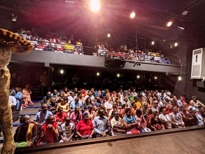 Le spectacle :  "CHEMIN DE FER" présenté à l'IFC  de Douala