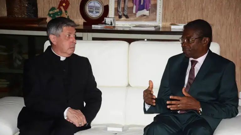 Religion : Le nouveau Nonce Apostolique du Cameroun José Avelino Bettencourt reçu par le Maire de la ville de Yaoundé.