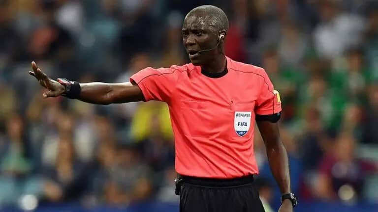 Football/ retraite international : L’arbitre gambien Bakary Gassama ne sera plus dans les stades. 