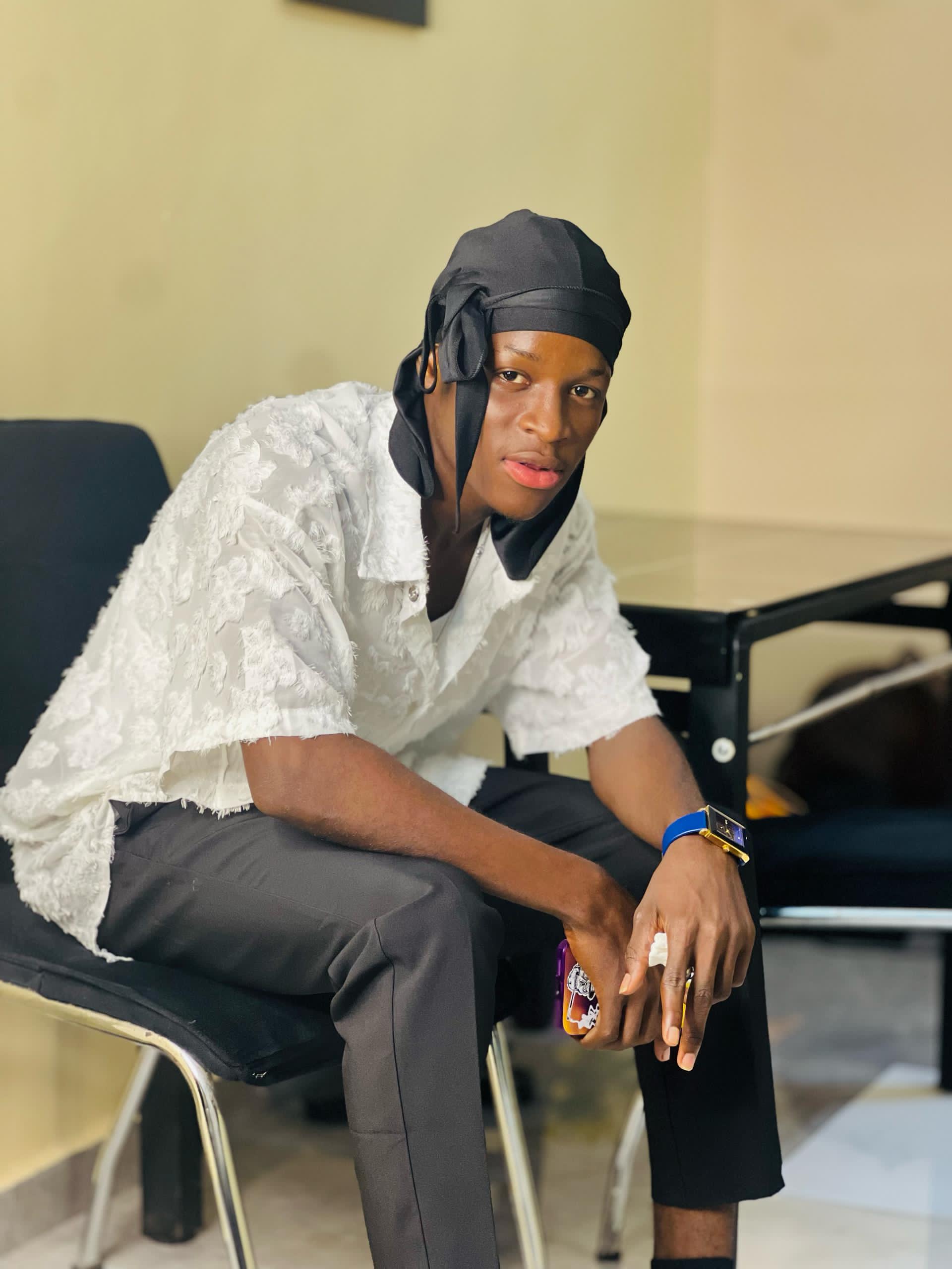 MANIOK : Rire, passion et persévérance au cœur d’un destin exceptionnel