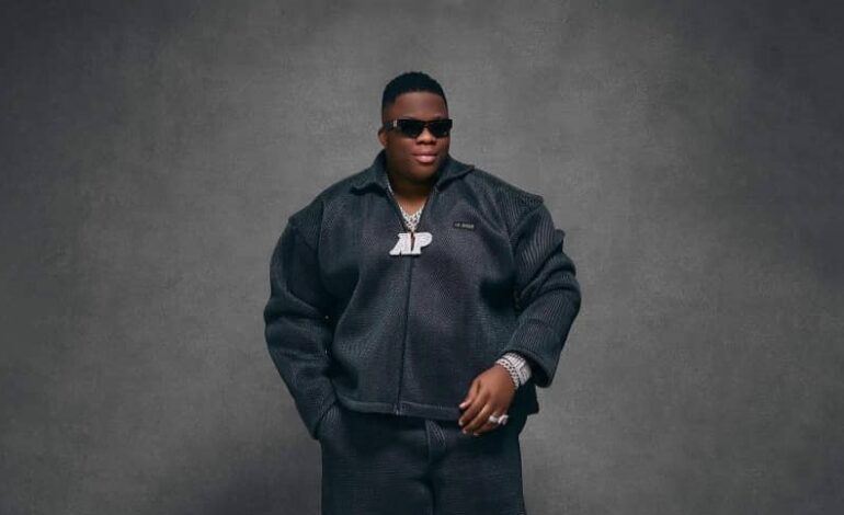 People Côte d’Ivoire : Apoutchou National établit un record avec un live payant sur Vivastream