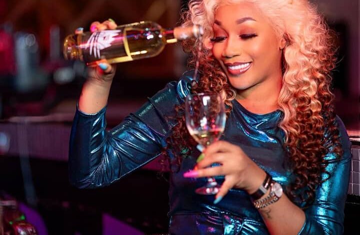 People : Emma Lohoues se confie sur les dangers de la drague