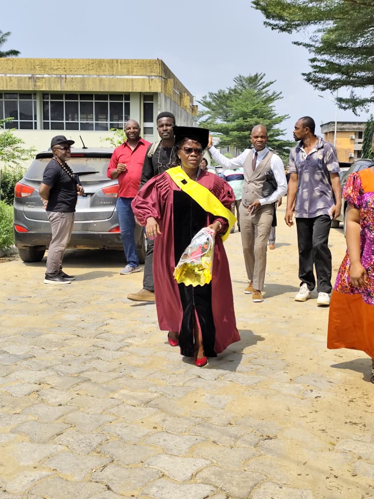 Université de Douala : Alvine Liliane Etame Djengue au grade de docteur avec la mention Très Honorable