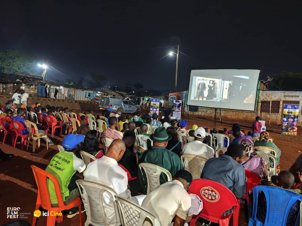 Plus de 200 jeunes à Mfandena pour une projection 100% camerounaise lors de la fête de la jeunesse