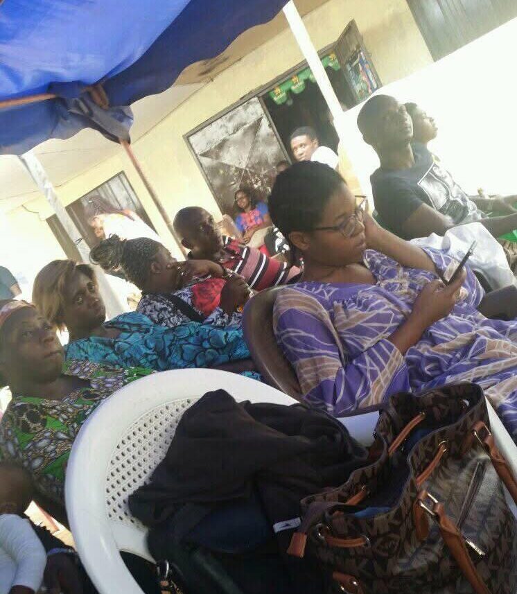 Son monde s’est effondré : le drame d’une jeune femme camerounaise en danger