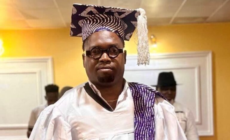 People : Moustik le Karismatik est désormais Docteur Honoris Causa