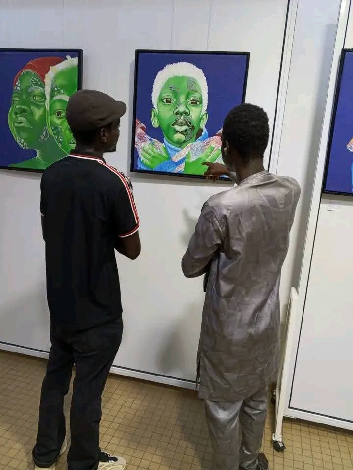Cheick Ousmane Diakité explore l’identité à travers son exposition 'Identité fissurée' à Garoua