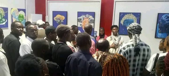 Cheick Ousmane Diakité explore l’identité à travers son exposition &lsquo;Identité fissurée&rsquo; à Garoua