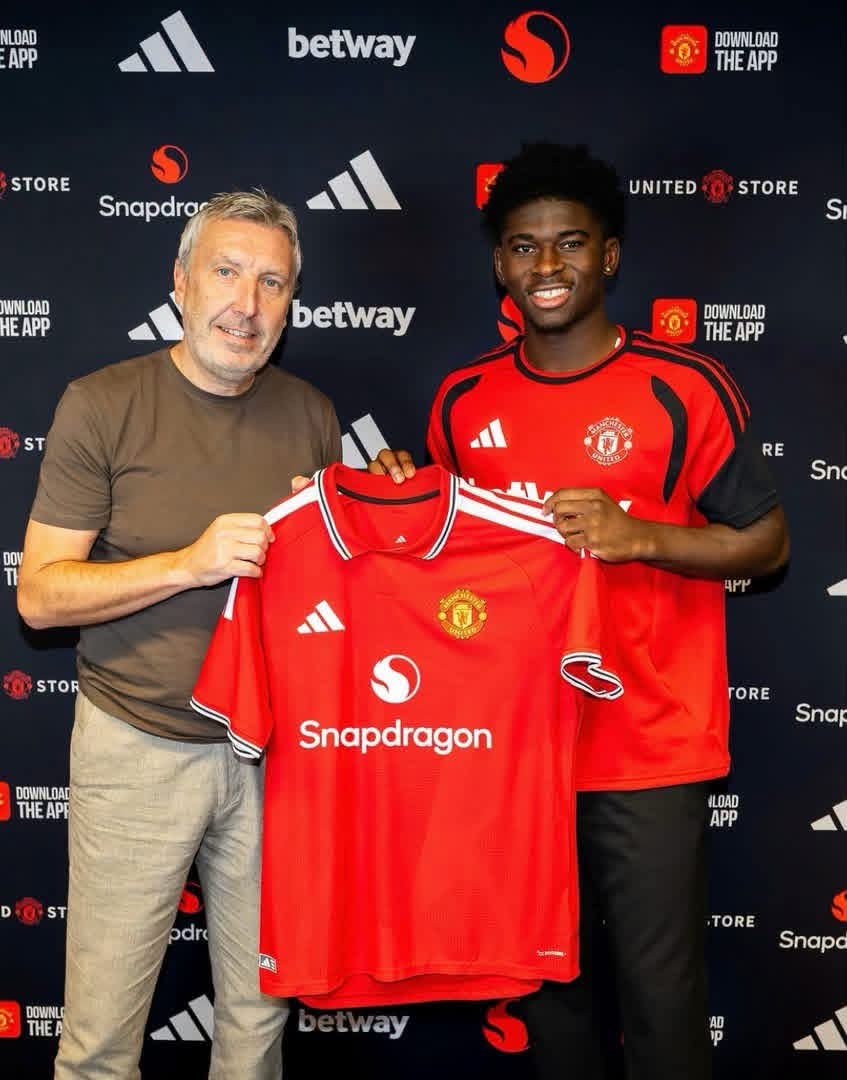 Carlos Baleba à Manchester United : transfert officiel à 80 millions d'euros pour l'international camerounais