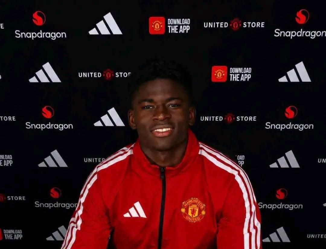 Carlos Baleba à Manchester United : transfert officiel à 80 millions d&rsquo;euros pour l&rsquo;international camerounais