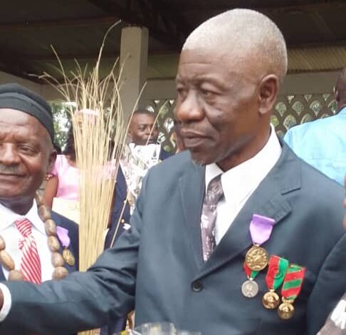 Palmes académiques : Roger Mfambang élevé au grade de Chevalier à Bafia